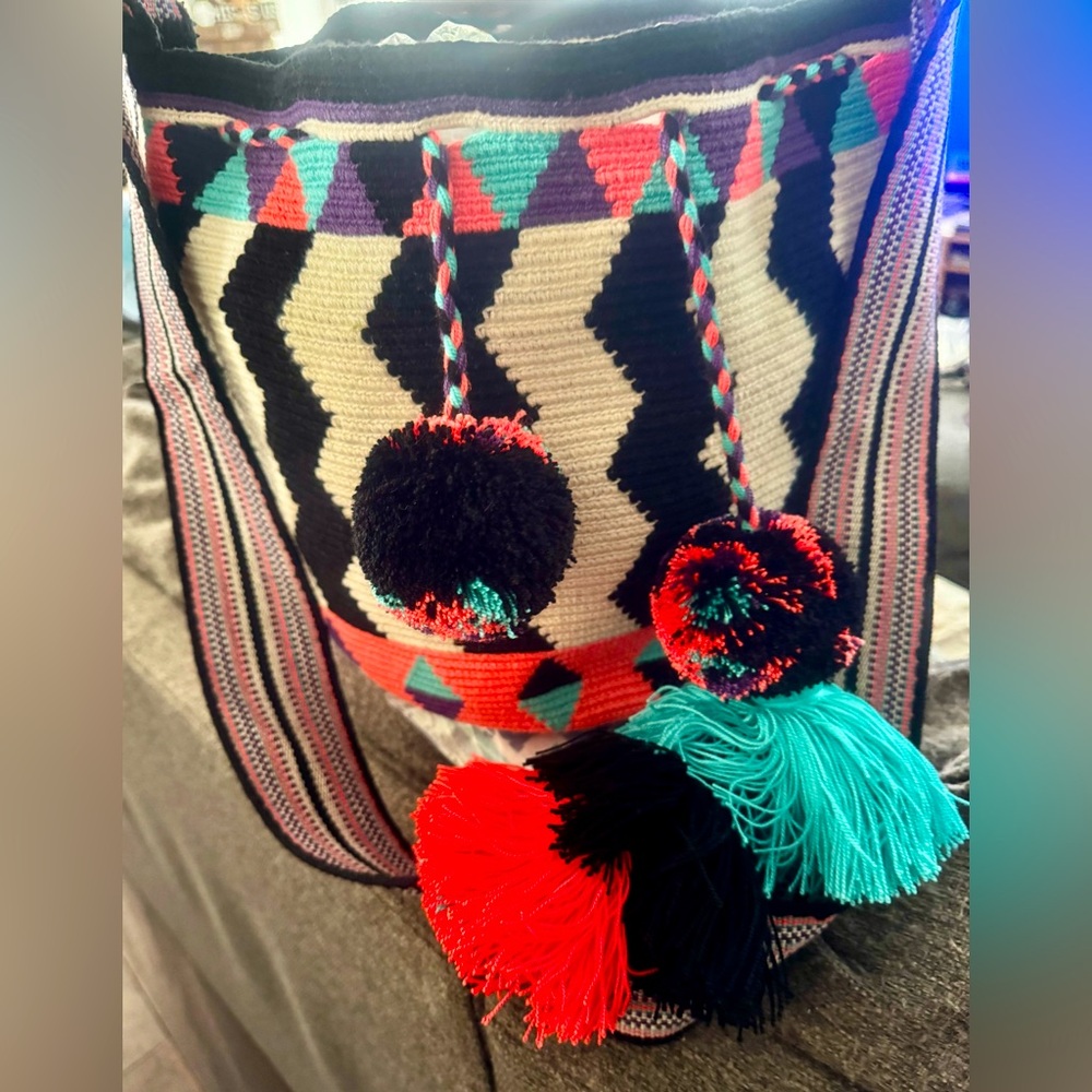 One of a kind, hand made Wayuu bucket